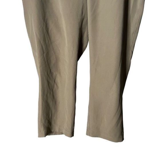 Lululemon On The Fly Crop 10 - Picture 3 of 6